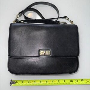Vintage J Crew black leather structured shoulder bag with gold hardware #leather